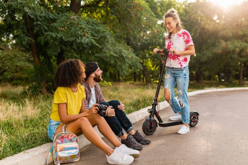 Elektrikli Scooter İle Şehir İçi Ulaşımda Devrim